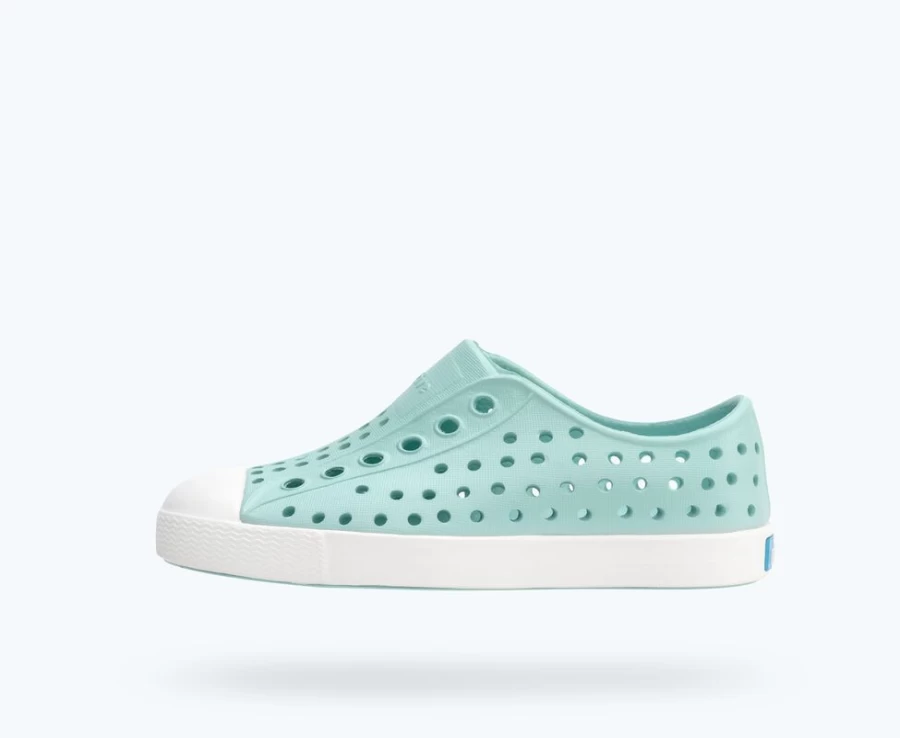 Native Shoes Jefferson Child Girls' Sneakers in Hydrangea Blue & Shell White