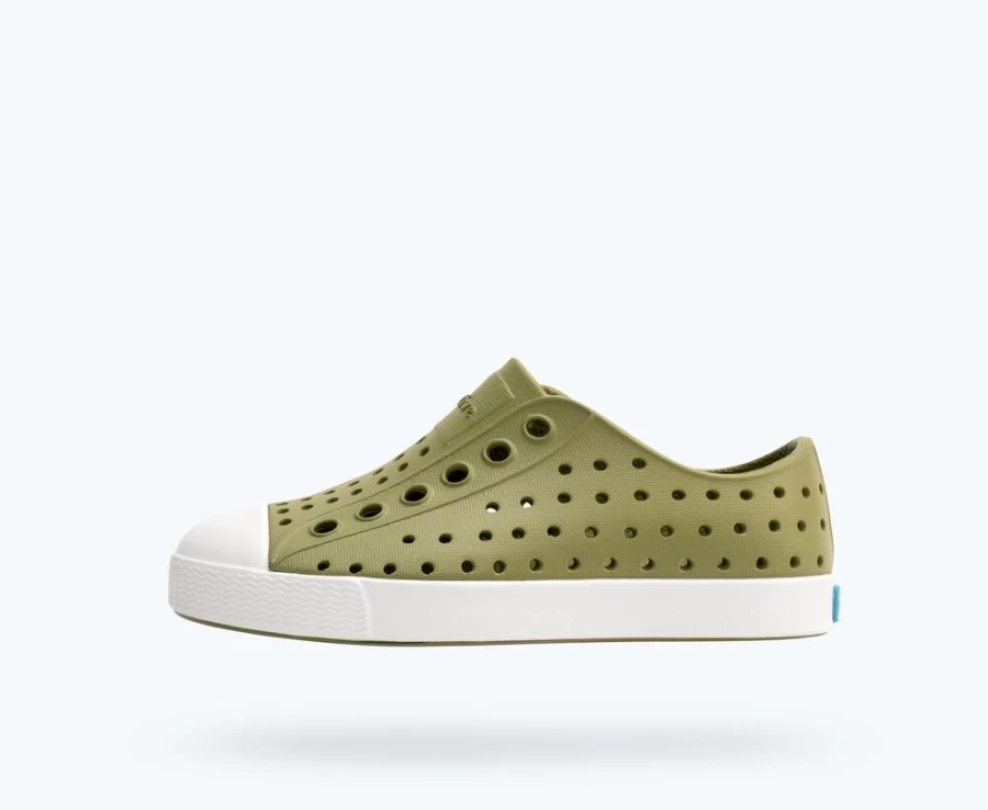 Native Shoes Jefferson Child Girls' Sneakers in Iguana Green & Shell White