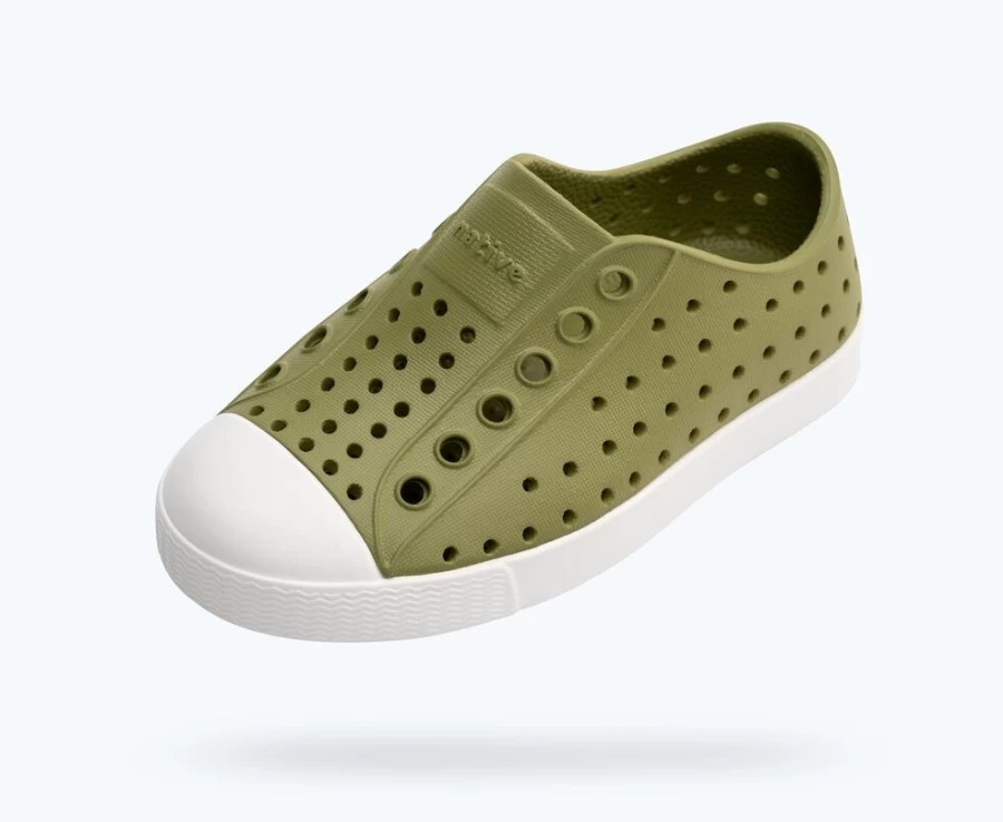 Native Shoes Jefferson Child Girls' Sneakers in Iguana Green & Shell White
