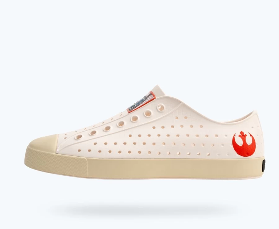 Native Shoes Women's Whisper White/Bone White/X-Wing Pilot Jefferson Star Wars Print Sneakers