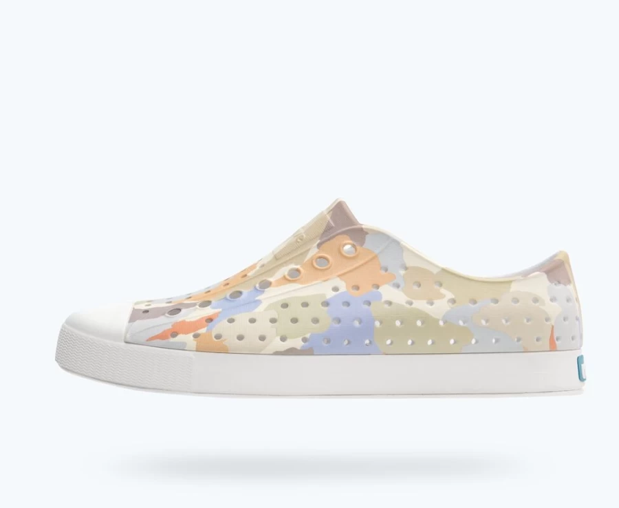 Native Shoes Jefferson Sugarlite Print Women's Sneakers in Shell White & Green Brush Camo